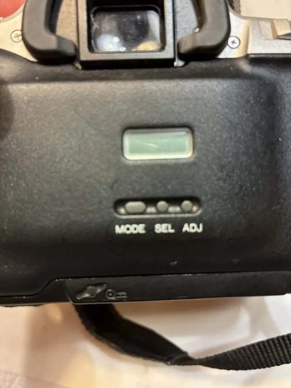 minolta qtsi maxxum 35mm Film Camera W 35-80 AF Lens Works Good